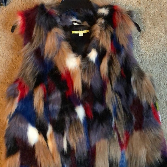 ⚡️New! Gianni Bini multi color faux fur vest- S,M - Picture 4 of 8
